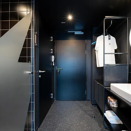 Hotel The Social Hub 4*