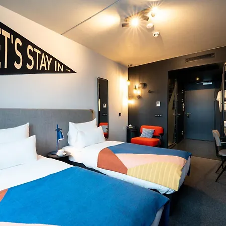 The Social Hub 4*