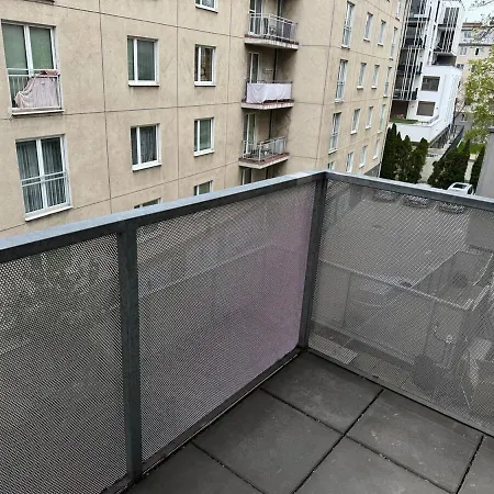 2br, Balcony, Central, Danube, U6 & S-bahn - Axara Housing Brn 22 Apartment