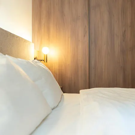 Fortyplusone - Newly Renovated! 4* Βιέννη
