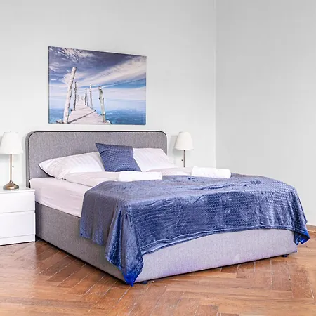 Stylish 2br Retreat Steps From Akh & Volksoper 아파트 비엔나