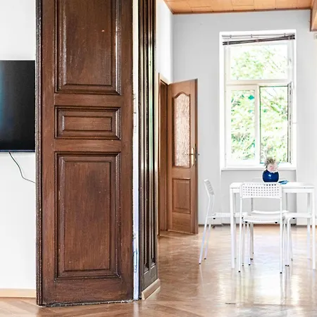 아파트 Stylish 2br Retreat Steps From Akh & Volksoper 비엔나