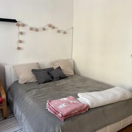Charming & Calm 1-bedroom In Lovely With Garden * Viena