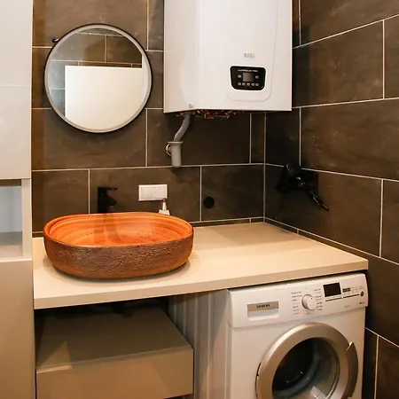 Lux Prime With Free Parking And Fast Internet 600 Mbits Apartamento