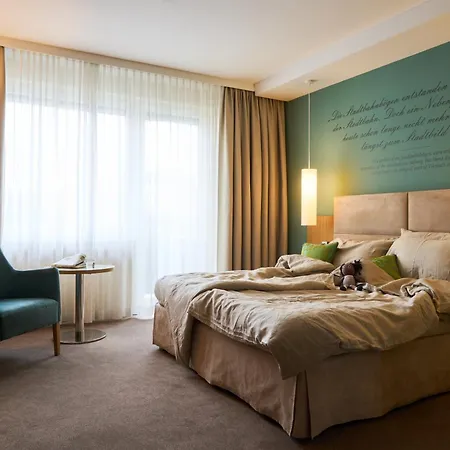 מלון Henriette Stadthotel 4*