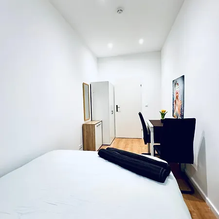 Comfy & Cozy 4br Shared Next To Kaufpark Alterlaa Viena
