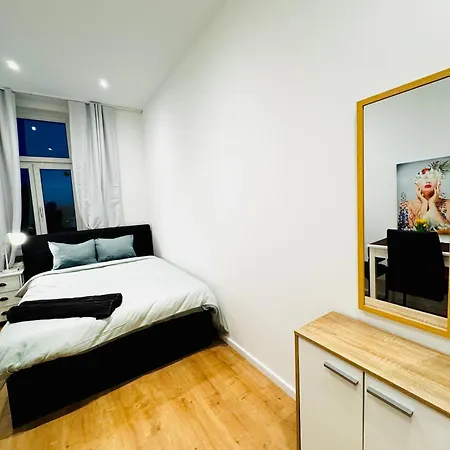 Comfy & Cozy 4br Shared Next To Kaufpark Alterlaa Apartament *