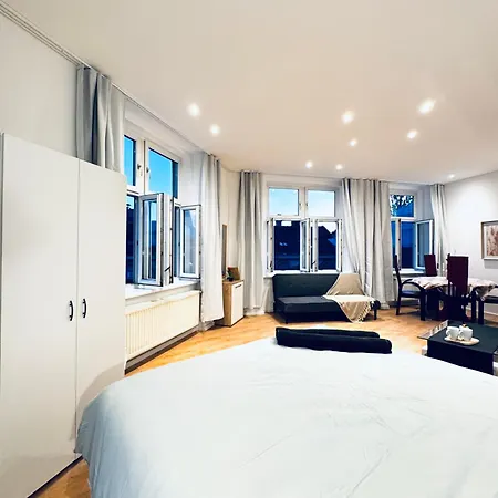 Comfy & Cozy 4br Shared Next To Kaufpark Alterlaa *