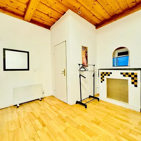 Cozy 4br For Up To 12p 10-min To Fac Platz Apartment