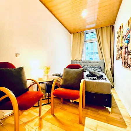 Cozy 4br For Up To 12p 10-min To Fac Platz Apartment