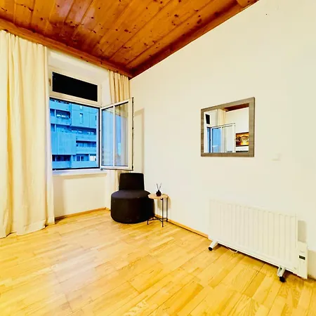 Apartment Cozy 4br For Up To 12p 10-min To Fac Platz *