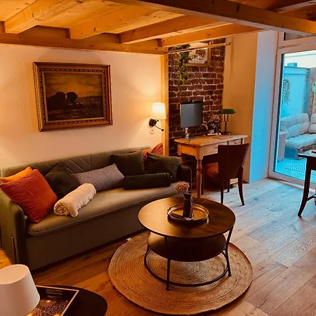 Urban Hideaway Cozy Loft, Courtyard And Ac