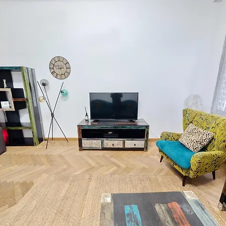 Lovely 2br In Praterstern Area Apartment Vienna
