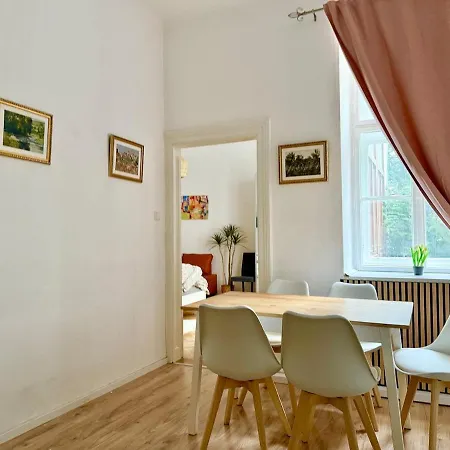 80 M2 Stylish & Calm With Free Parking