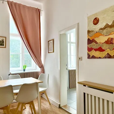 Apartment 80 M2 Stylish & Calm With Free Parking Vienna