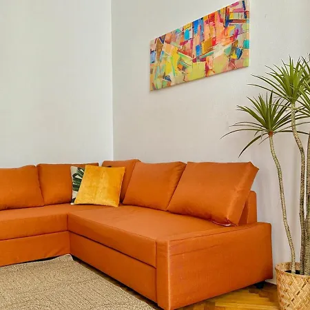 80 M2 Stylish & Calm With Free Parking Apartment