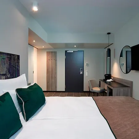 Hotel Leonardo West