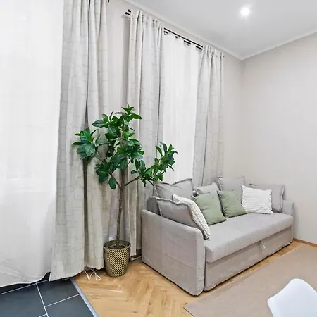 Appartement 2 Minutes To Mariahilferstrasse I Bars I Fast Wifi Wenen