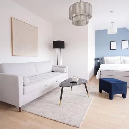 Apartmán Close To Shopping Street I Close Metro I Designer