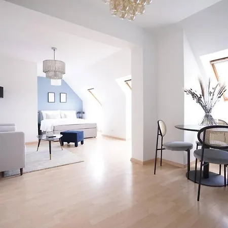 Apartmán Close To Shopping Street I Close Metro I Designer *