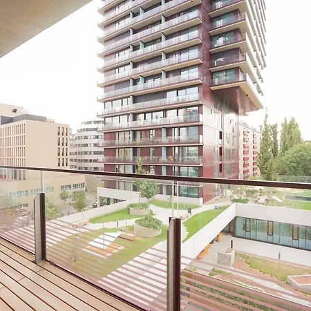 High Rise Balcony I Roof Pool I Close To Metro Apartment