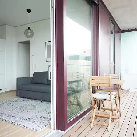 Apartment High Rise Balcony I Roof Pool I Close To Metro Vienna