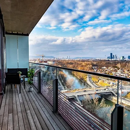High Rise Balcony I Roof Pool I Close To Metro Apartment Vienna