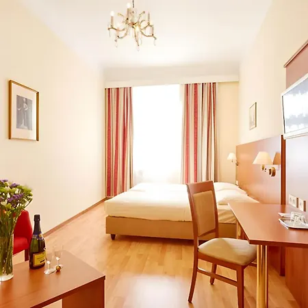 Mozart Hotel 3*