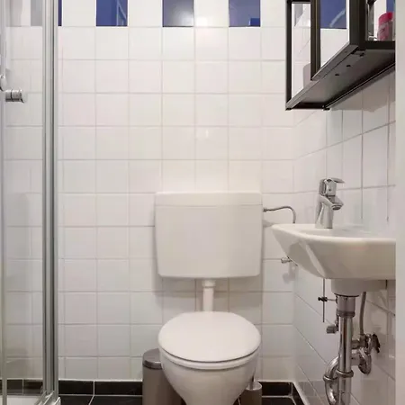 At Danube I 6 Minutes To Metro I Fast Wifi Apartment *