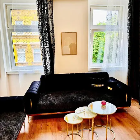 Charming At Maerzstrasse Close To Attractions