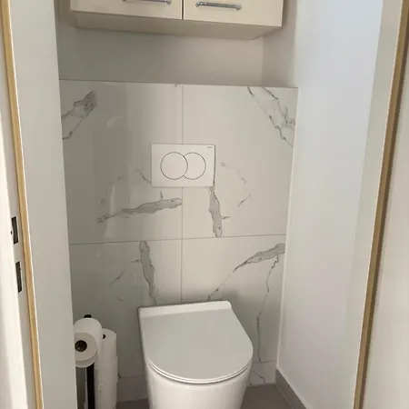 Stylish Und Neu Renoviert In Ruhelage Mit Zentrumsanbindung Vienna