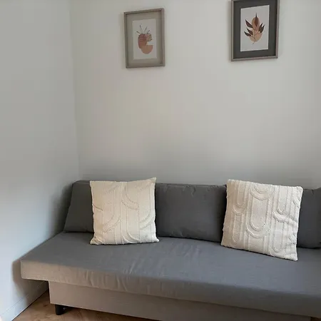 Apartment Stylish Und Neu Renoviert In Ruhelage Mit Zentrumsanbindung