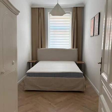 Stylish Und Neu Renoviert In Ruhelage Mit Zentrumsanbindung