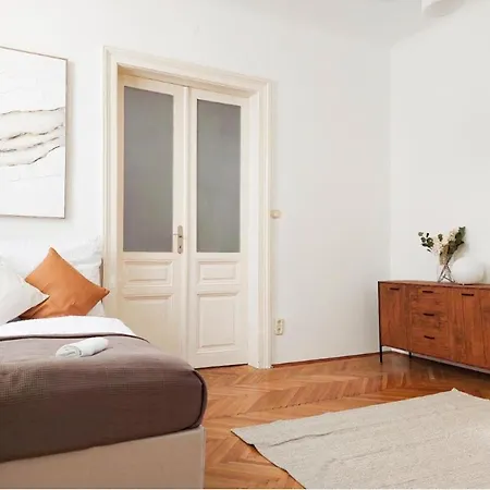 200 M2 Eden Garden With Terrace Apartment