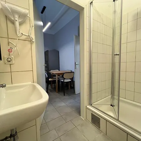 Stylish Modern For 4p With Private Garden *