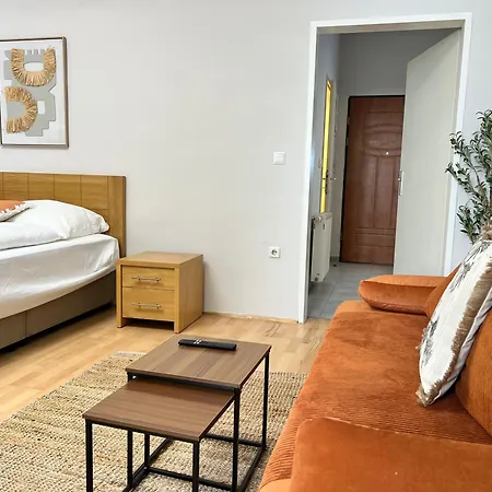 Stylish Modern For 4p With Private Garden *