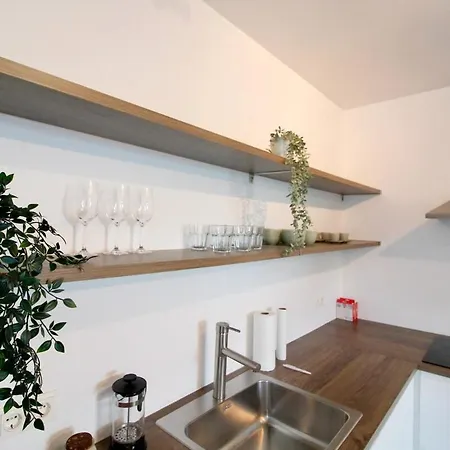 Quiet Oasis For Up To 5 Guests