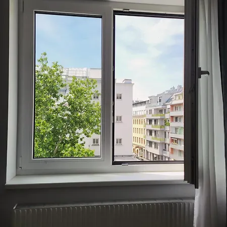 - 2 Bdrm *