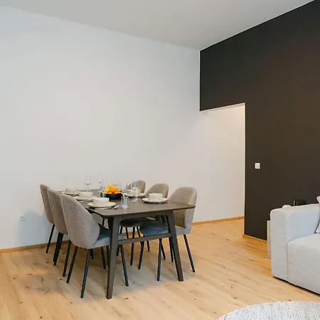 Homey 2br Perfect For 4-6 Metro Close To Naschmarkt *