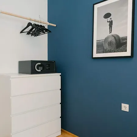Homey 2br Perfect For 4-6 Metro Close To Naschmarkt Apartmán *