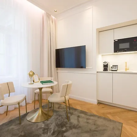 Rafael Kaiser - Signature Centre Aparthotel Vienna