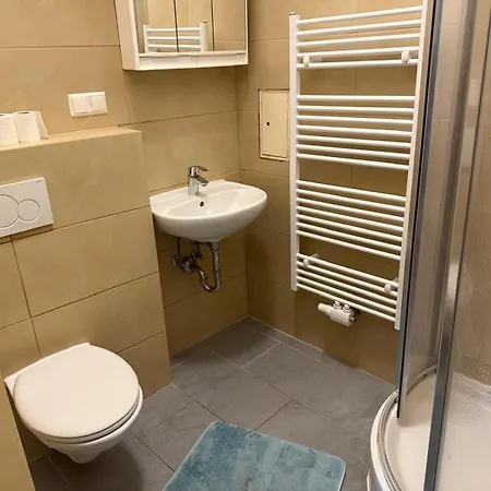 Peaceful 2br 15-min To Ottakring Station Apartamento Viena