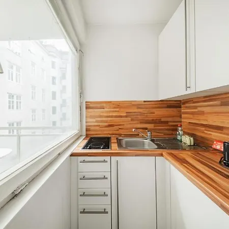 - Karlsplatz Apartment