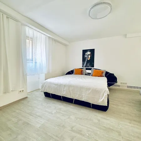Very Spacious For Up To 7p With Great Location *