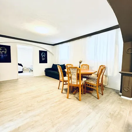 Very Spacious For Up To 7p With Great Location Appartement
