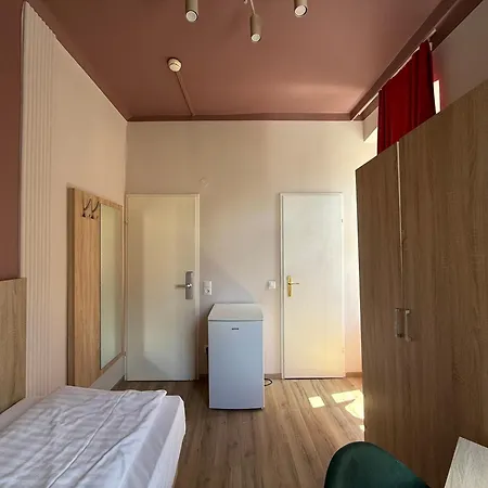 Dependance I 6 Mins To U6 Alser Strasse I Self Check In Apartament *