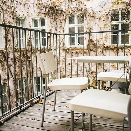 Living Center * Vienna