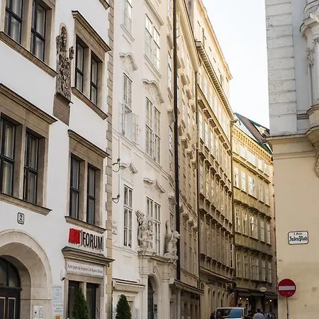 Living Center Vienna