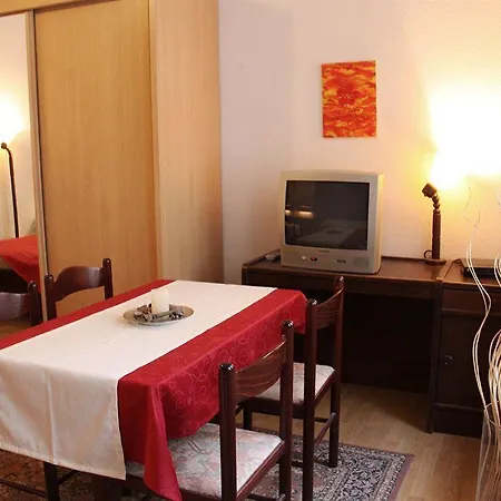Checkvienna - Edelhof Apartment