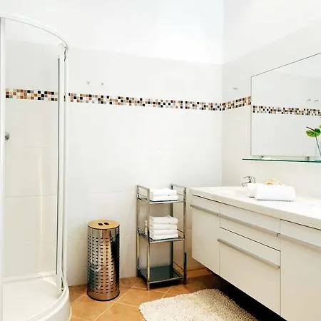 Riess Rotenhofgasse | Contactless Check-in Apartment